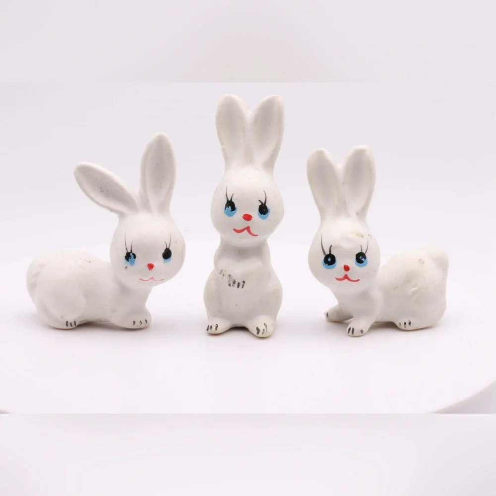 Vintage Ceramic Bunny Figurines – Set of 3 – Hand-Painted Porcelain Rabbits